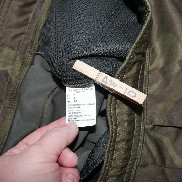 American Eagle Outfitters Tech Tapered Joggers Men's Size: S Camouflage NEW - Picture 7 of 8